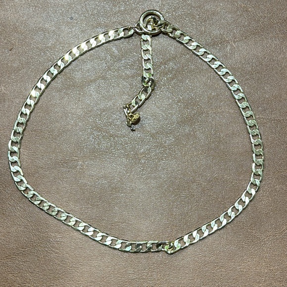 EXPRESS - Picture 2 of 5